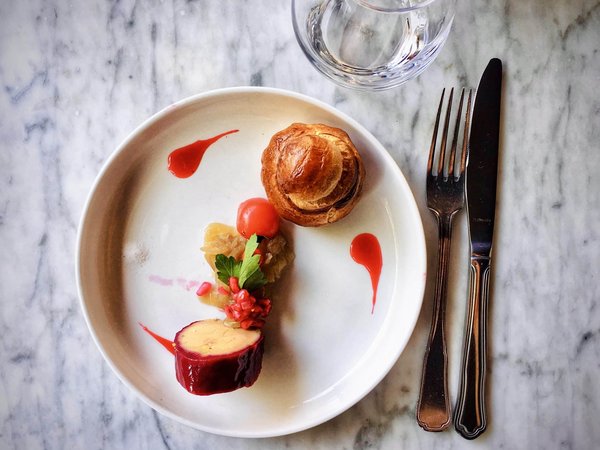 Comment réussir la cuisson de la viande d'agneau dans un restaurant de spécialités méditerranéennes?