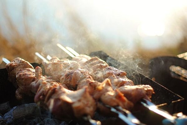 Comment cuire de la viande sur un brasero ?